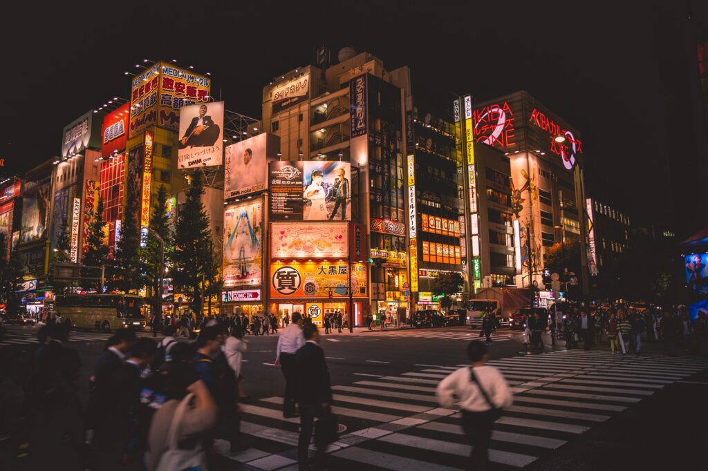 Fachadas de neones en Tokio